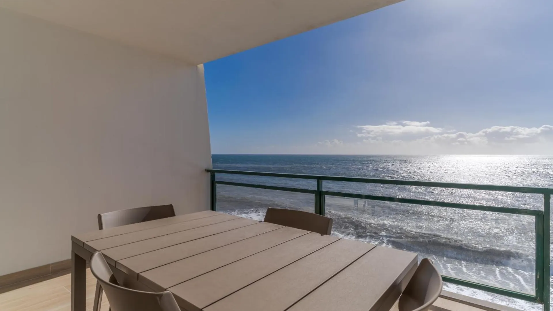 Hip Heaven Apartment On Beach 丰沙尔