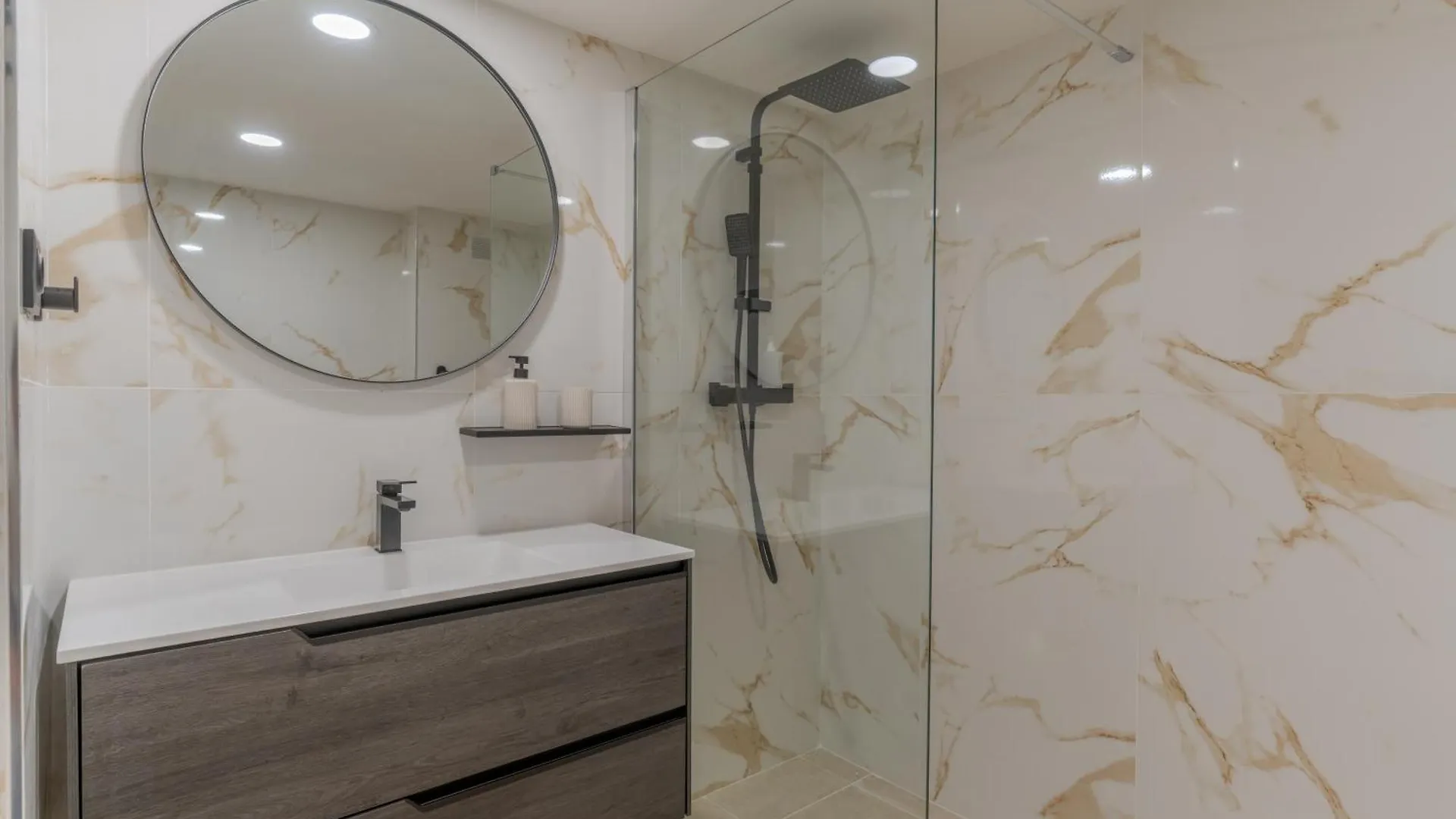 Hip Heaven Apartment On Beach 丰沙尔